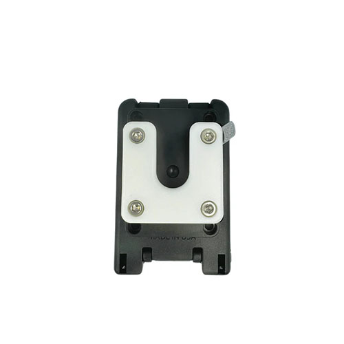 Le OBI Clamp Lock avec TEK-LOK se fixe facilement à ta ceinture, offrant un accès rapide et sécurisé à ton équipement, idéal pour les pros de l'extérieur.